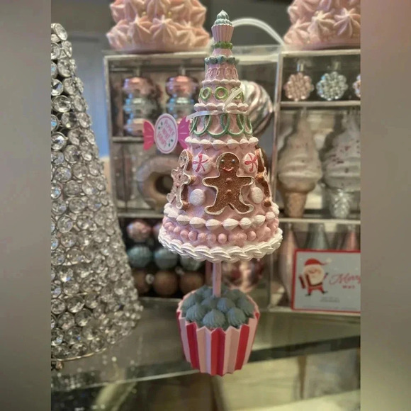 cupcakes & cashmere Other - Peppermint Square Gingerbread Cupcake Tree Decoration Heavy 13.5 L size